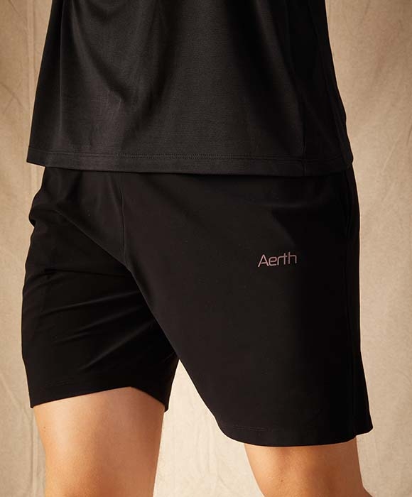 Le short de running noir pour homme Sensation Short d'Aerth.