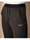 Le pantalon de running Premium Jogger d'Aerth détail ceinture plate et cordon de serrage