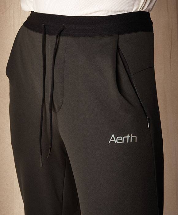 Le pantalon de running Premium Jogger d'Aerth détail ceinture plate et cordon de serrage