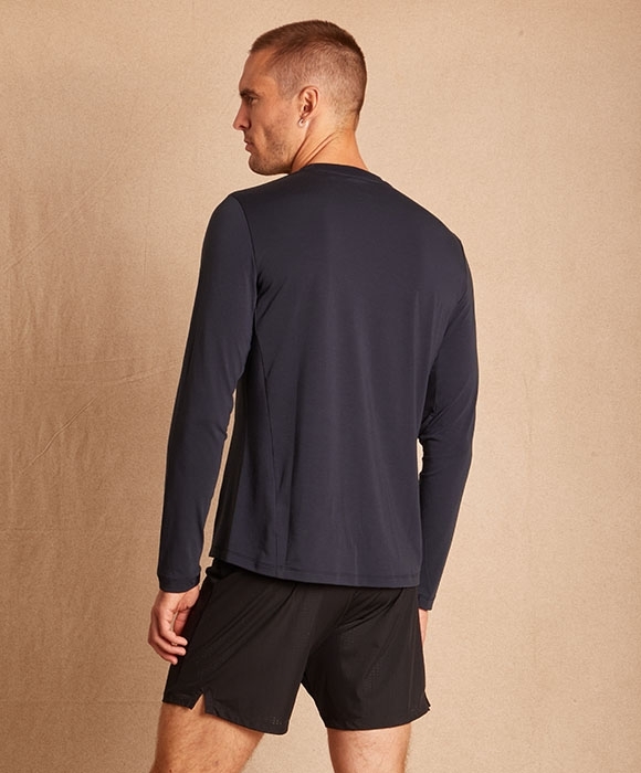 Baserun Aerth | Running T shirt with Long Sleeves for Men | back view Baserun Aerth | Running T shirt with Long Sleeves for Men | back view