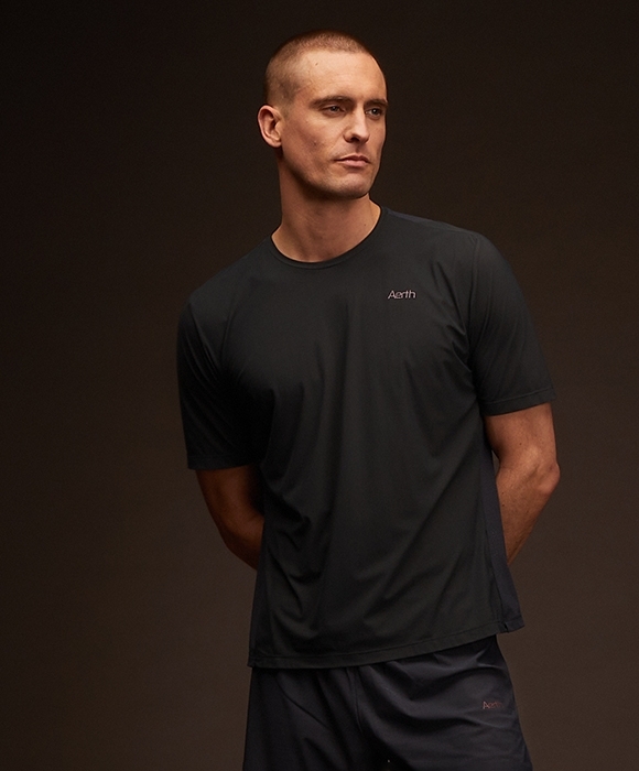 Aerth - T-shirt de running Aeroracer Tee Homme de face