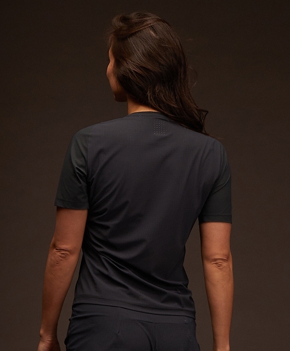 Aerth - T-shirt de running Aeroracer Tee femme de dos