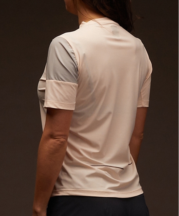 Aerth T-Shirt de running Skin Racer Tee Femme de dos