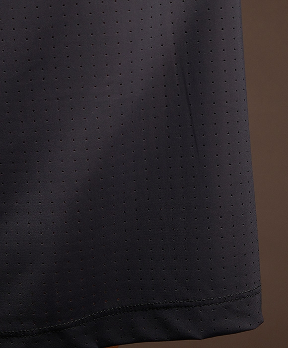 Short de running Femme détail de la micro perforation