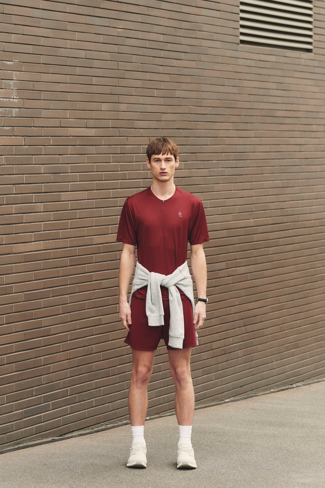 Lookbook Tenue Rouge d'un homme qui va faire du sport 