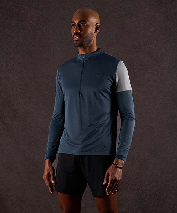 image t-shirt sport manche longue homme de face. Col fermeture éclair demi zip